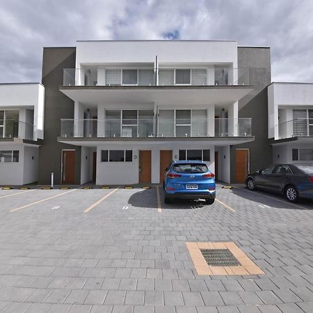 2X2 Modern Apartment Near Airport And City Perth Eksteriør billede