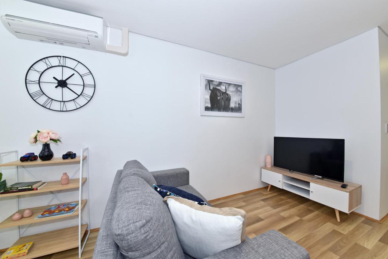 2X2 Modern Apartment Near Airport And City Perth Eksteriør billede