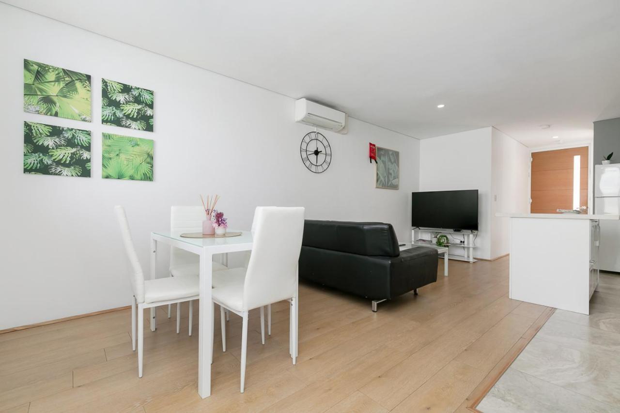 2X2 Modern Apartment Near Airport And City Perth Eksteriør billede